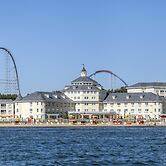 Cedar Point's Hotel Breakers