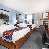 Super 8 by Wyndham Sherwood Park/Edmonton Area