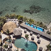Gloria Maris Hotel Suites & Villas