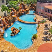 Clarion Suites Roatan at Pineapple Villas