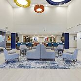 Holiday Inn Express And Suites Raleigh West Lenovo Center by IHG