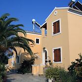 Villa Helen's Apartments