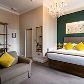 Kew Gardens Hotel