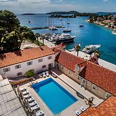 Hotel Martinis Marchi