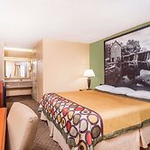 Super 8 by Wyndham Macon West