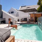 Abalone Hotel & Villas