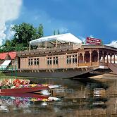 WelcomHeritage Gurkha Houseboats
