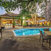 Hotel Numbi and Garden Suites