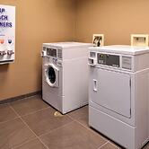 Holiday Inn Express and Suites Fairmont by IHG