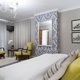 Riverside Boutique Hotel