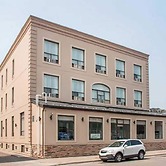 Woodstock Inn and Suites