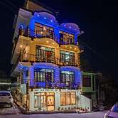 Hotel Snow Crest Inn