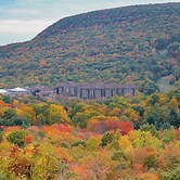 Camelback Lodge & Aquatopia Indoor Waterpark