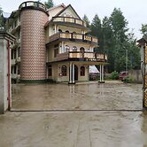Ziro Palace Inn
