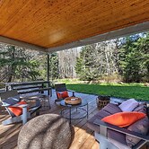 Neal Creek 2 Bedroom Home by RedAwning