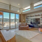 Casa Del Stoke 3 Bedroom Home by RedAwning