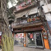 OYO 26738 Hotel Supreet