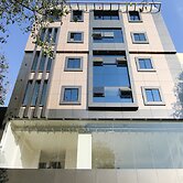 CAPITAL O 23461 Champion Lotus