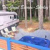 The Great Escape-Shirley with Hot Tub