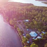 Sina PJ Beach Fales and Surf