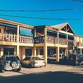 The Waterfront Inn - Hostel