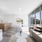 Wow Southport Apartment Near Light Rail Station