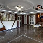 Cronwell Nika Center