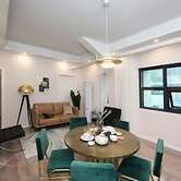 Old Beach Hongkong Style Apartment