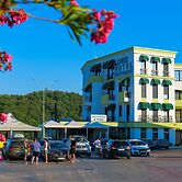 Lord Hotel & Restaurant at AutoStation