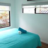 Beach bliss Queen bed BBQ Pool Netflix