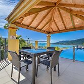 Ocean Views Galore - Airlie Beach