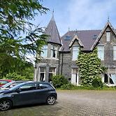 Plas Penaeldroch Manor