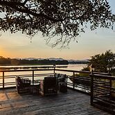 Masaumbezi River Lodge