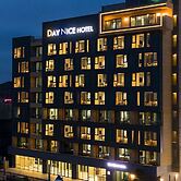 Day Nice Hotel