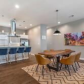 Magnificent 4 Bedroom Townhouse near Lafitte Greenway