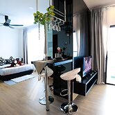 MLH Deluxe Studio Suites @ Landmark Residence