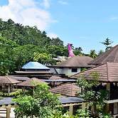 Kamayan sa Palaisdaan Hotel and Resort