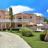 Private 6 Bedroom Villa Great for Parties