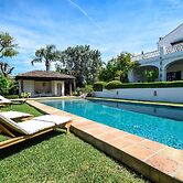 A Real Oasis In Colonial Style Villa
