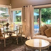 Cedar Manor Bed and Breakfast