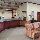 Red Carpet Inn & Suites