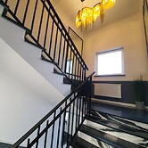 Korda Apartments
