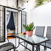 Elegant and renovated flat in Dafni