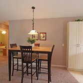 Golf , Walk To The Course 3 Bedroom Condo by RedAwning