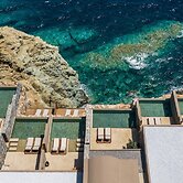 Acro Wellness Suites - Adults Only