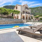 Apartments Mezini 11