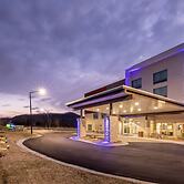 Holiday Inn Express & Suites Marion by IHG
