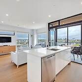 Takapuna Contemporary 2BR with Carpark