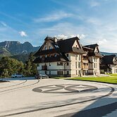 Royal Hill Residence