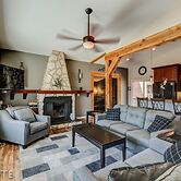 Mtn Dream! Fireplace, Patio & Hot Tub 4BR
